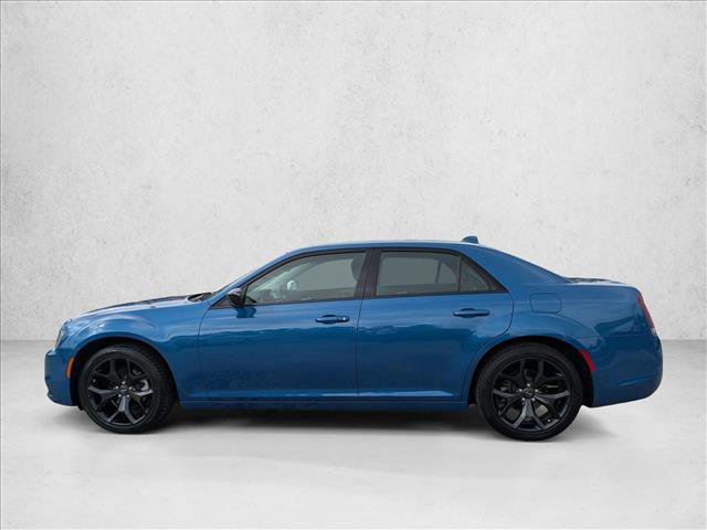 Used 2023 Chrysler 300 Touring w/ Sport Appearance Package image 9