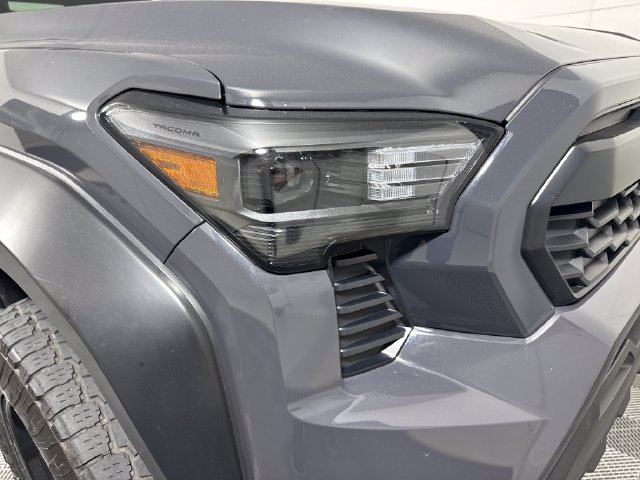 Used 2025 Toyota Tacoma TRD Off-Road AWD/4WD image 12