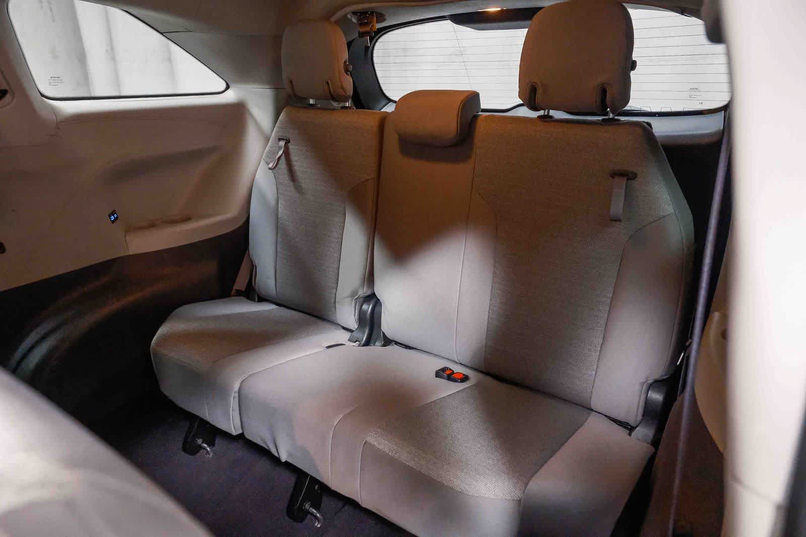 Used 2022 Toyota Sienna LE FWD image 22