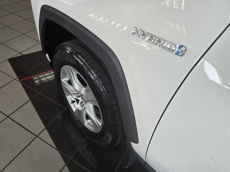 Used 2020 Toyota RAV4 XLE w/ Convenience Package AWD/4WD image 36