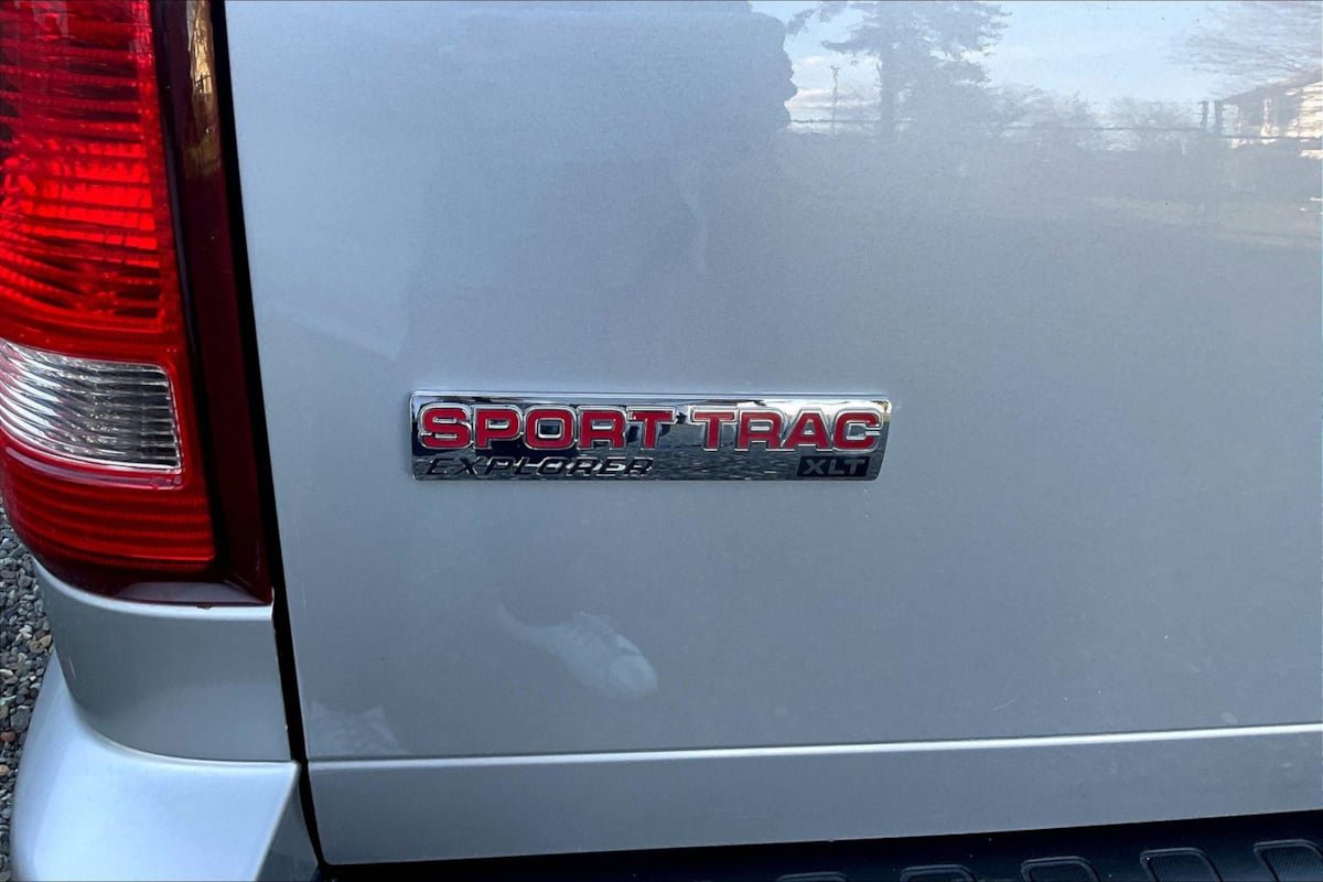 Used 2009 Ford Explorer Sport Trac XLT image 23