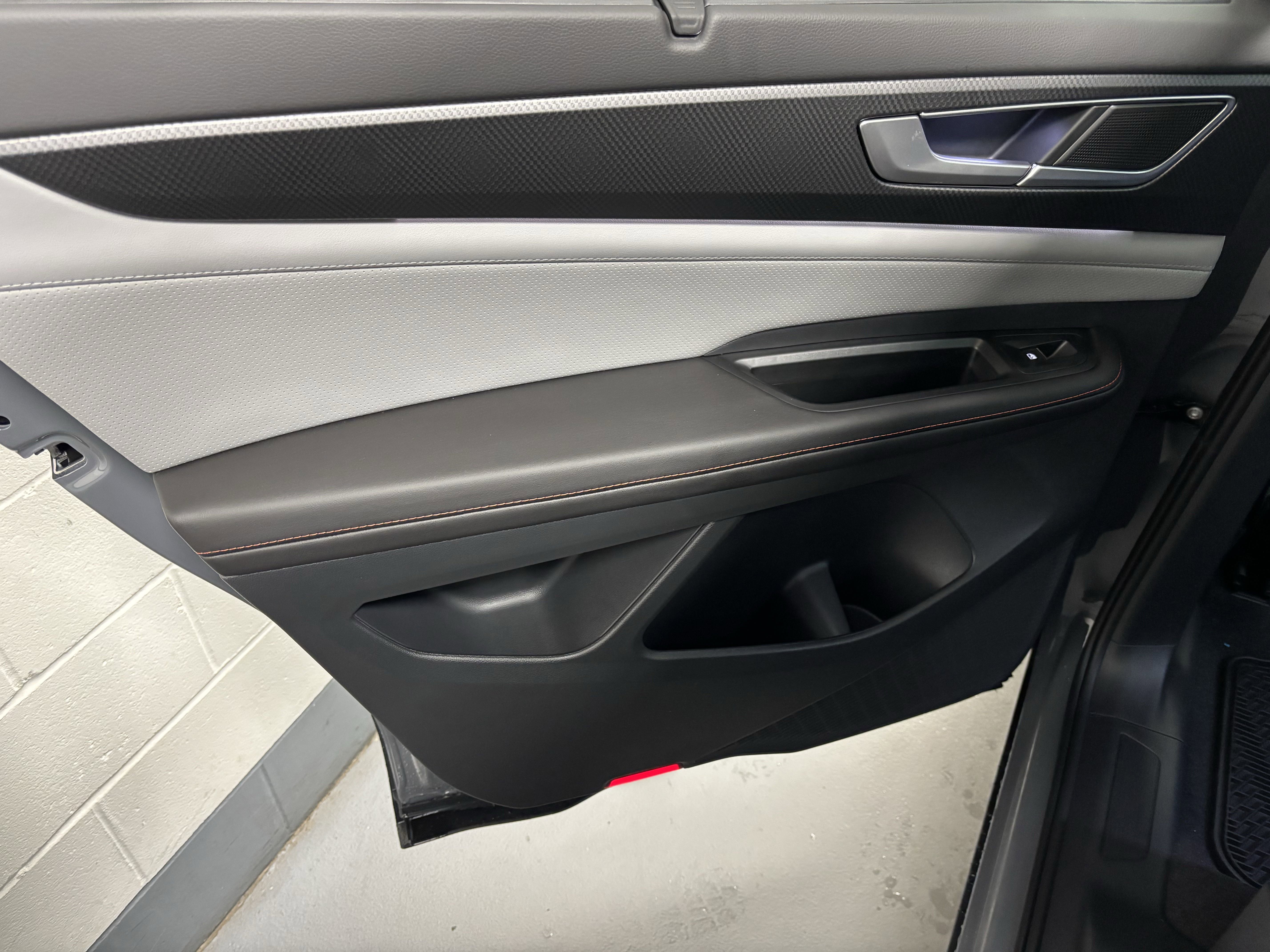 New 2025 Volkswagen Atlas Peak Edition SE image 13