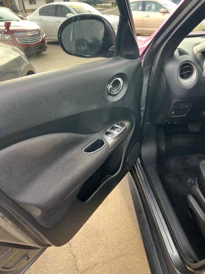 Used 2012 Nissan Juke S w/ Chrome Pkg FWD image 10