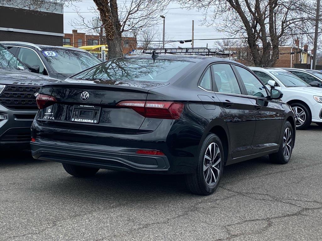 Used 2023 Volkswagen Jetta S image 3