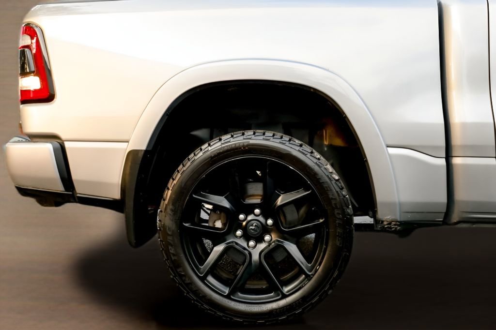 Used 2020 RAM 1500 Laramie AWD/4WD image 11