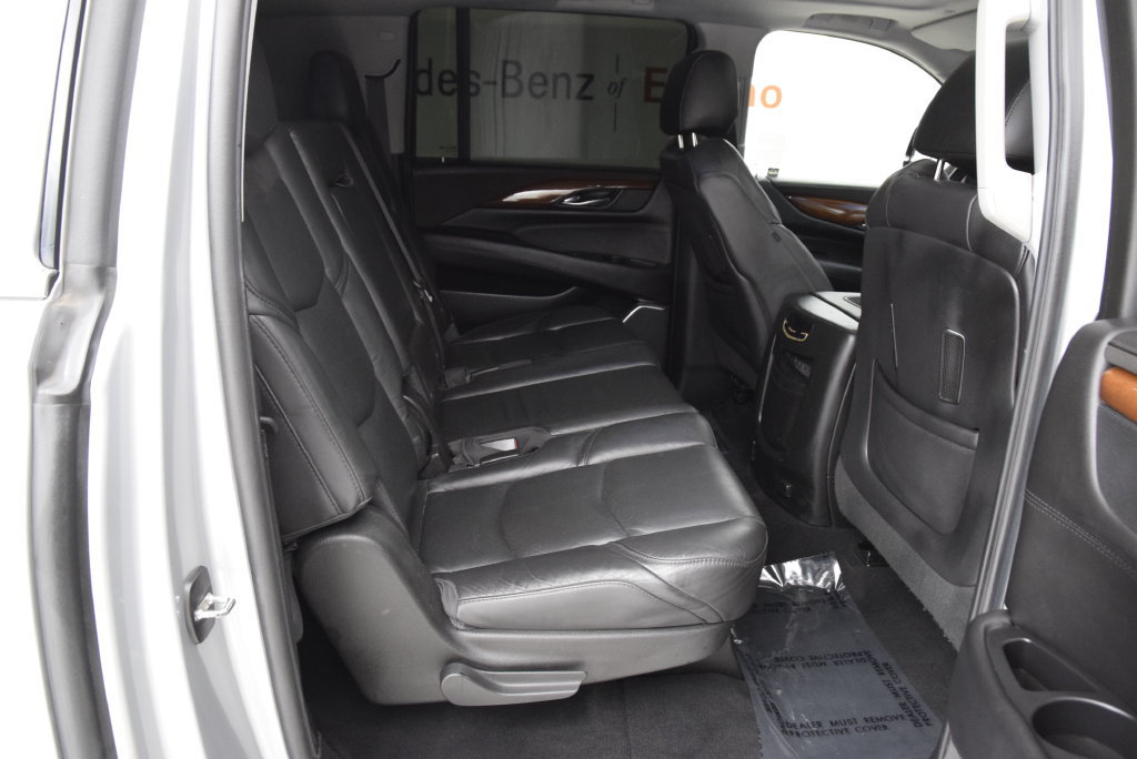 Used 2018 Cadillac Escalade ESV Luxury RWD image 17