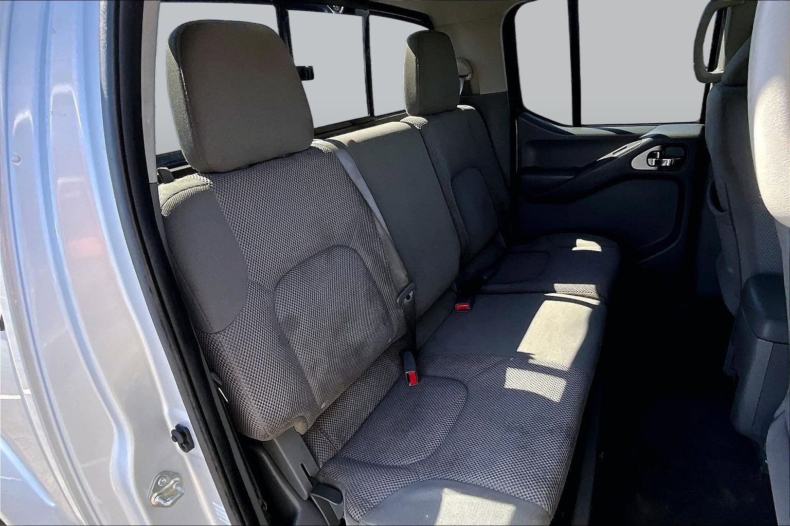 Used 2019 Nissan Frontier SV RWD image 25