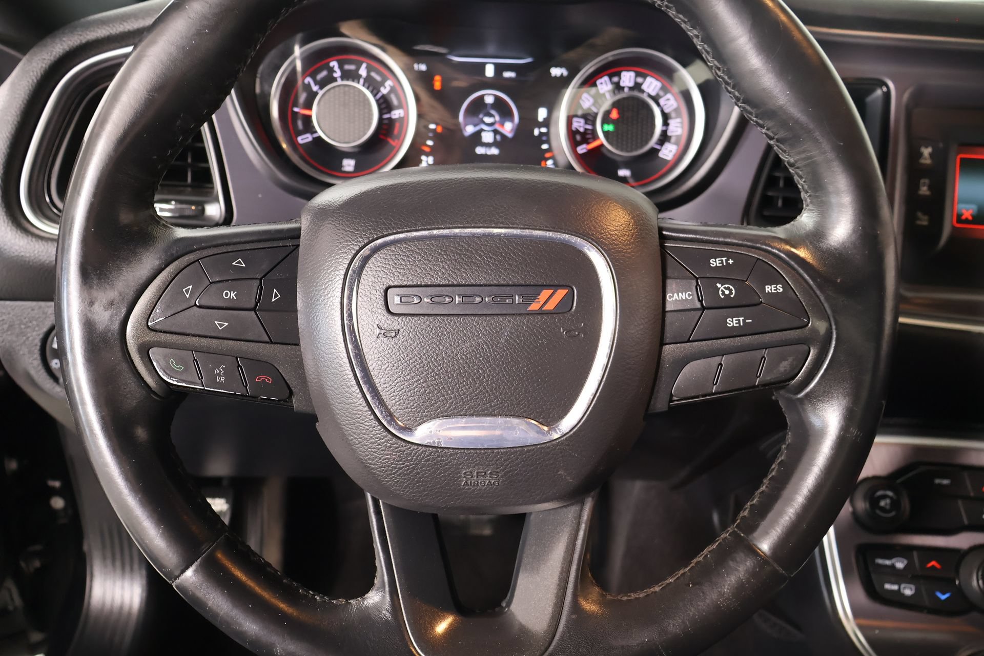 Used 2016 Dodge Challenger SXT RWD image 3