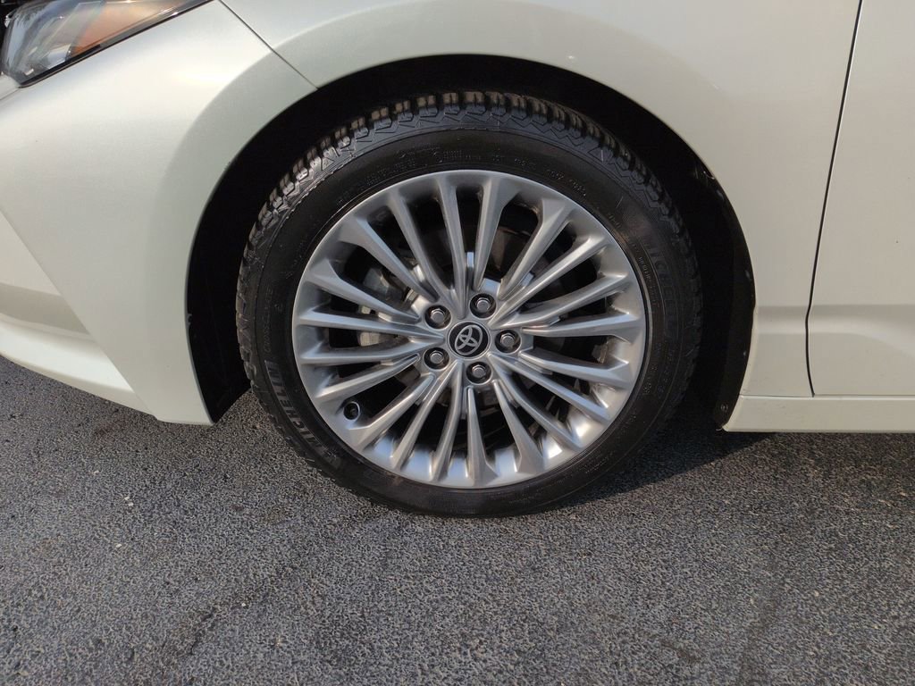 Used 2020 Toyota Avalon Limited w/ Advanced Safety Package FWD image 27