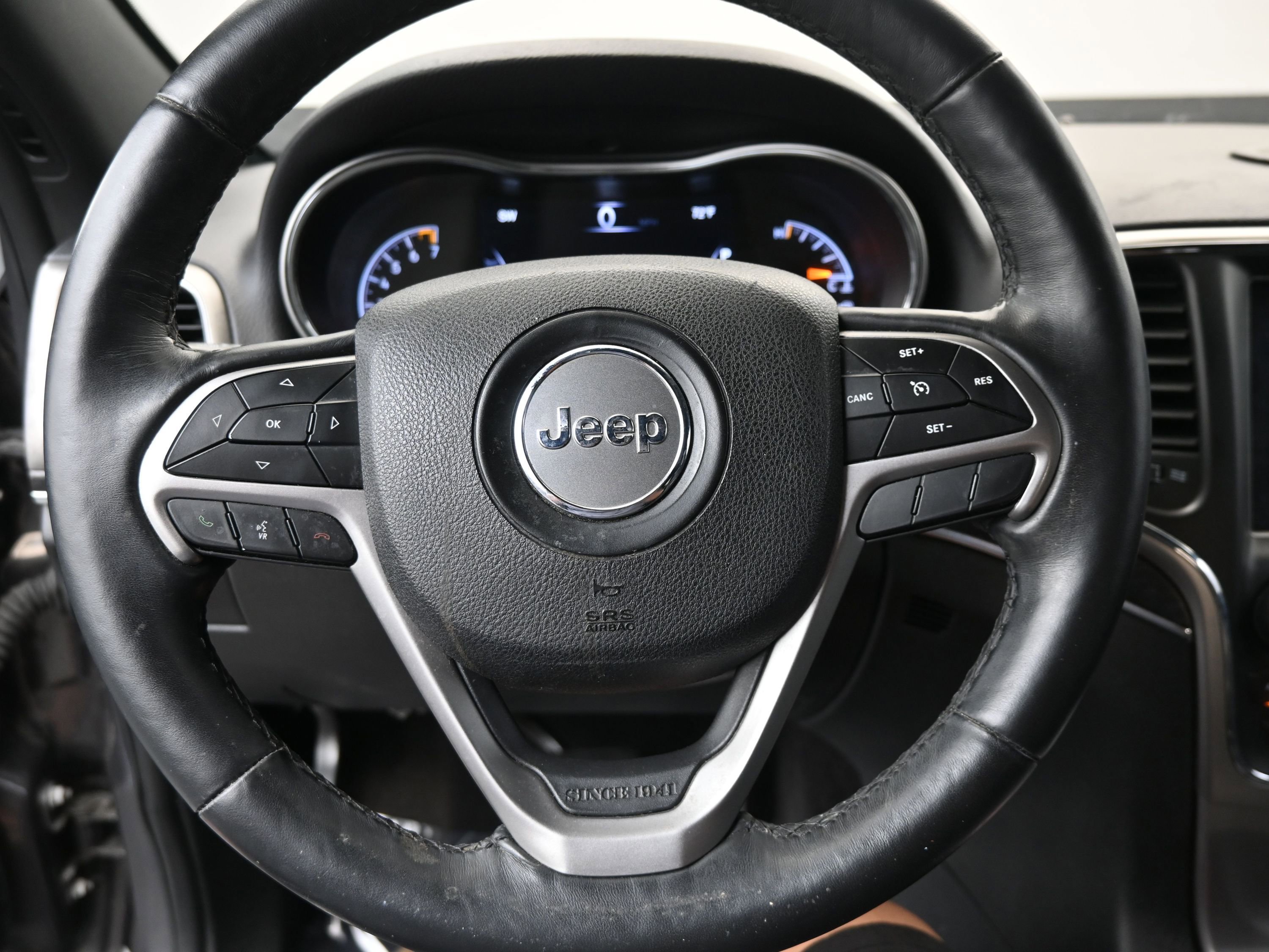 Used 2018 Jeep Grand Cherokee Limited image 11