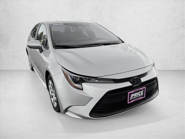 Used 2023 Toyota Corolla LE image 3