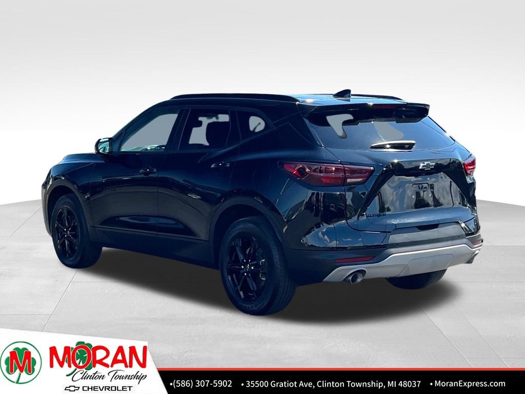 Certified 2025 Chevrolet Blazer LT w/ Midnight/Sport Edition FWD image 4