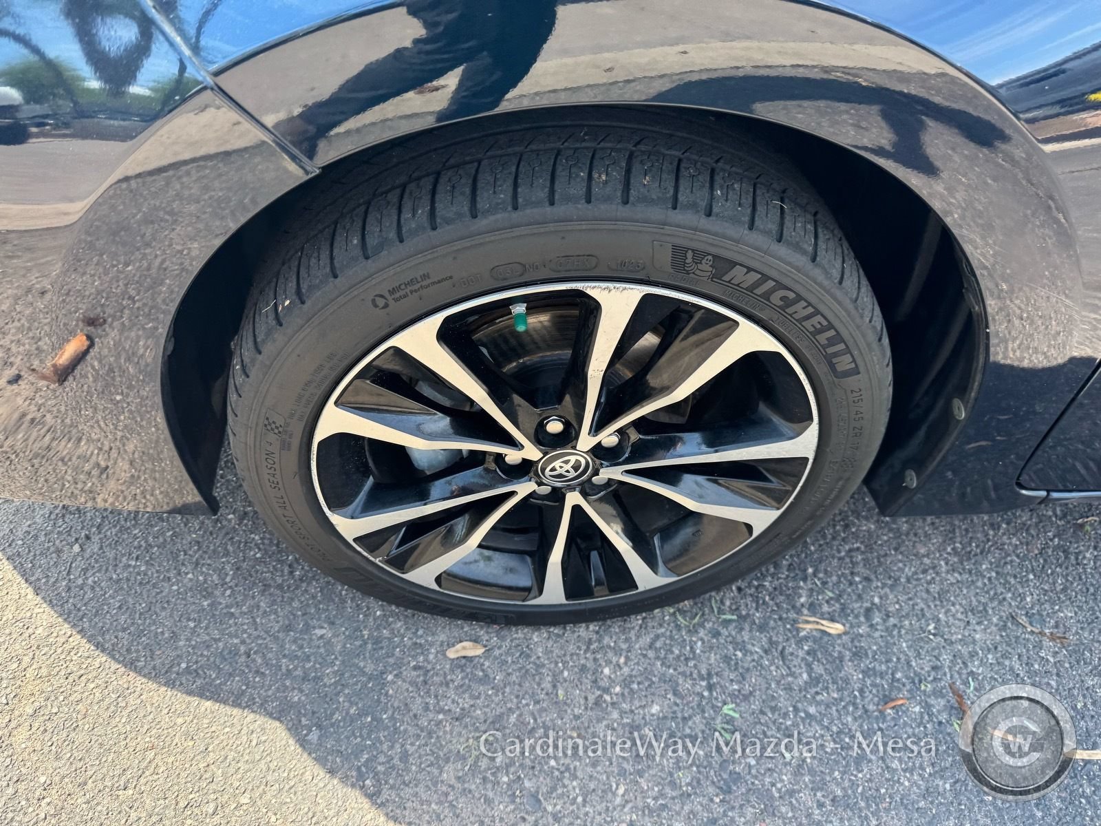 Used 2019 Toyota Corolla SE w/ Carpet Mat Package (TMS) FWD image 10