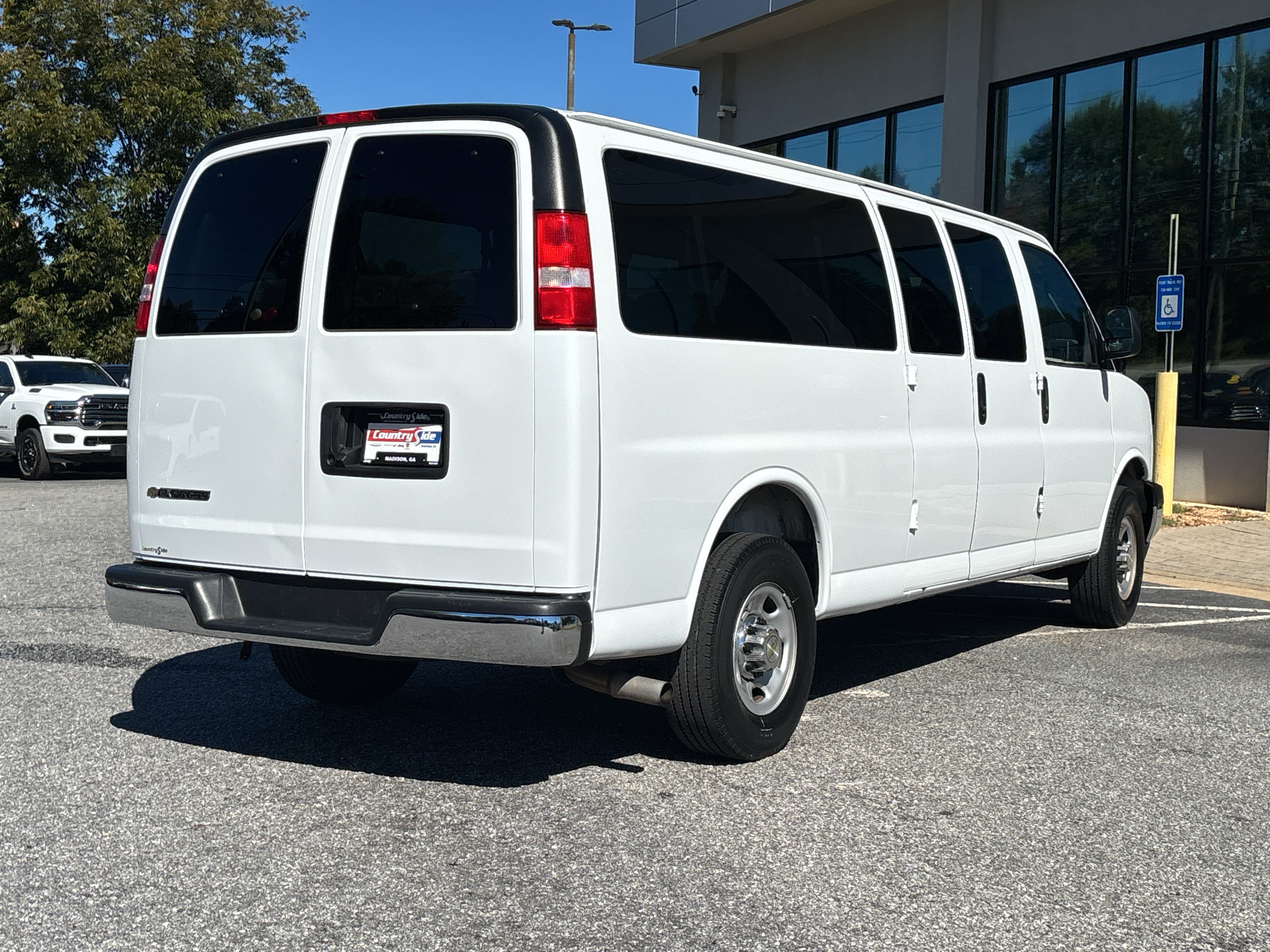 Used 2025 Chevrolet Express 3500 LT w/ LT Preferred Equipment Group RWD image 22