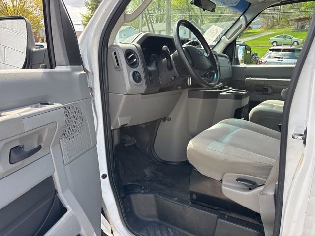 Used 2014 Ford E-250 and Econoline 250 w/ Power Group RWD image 14