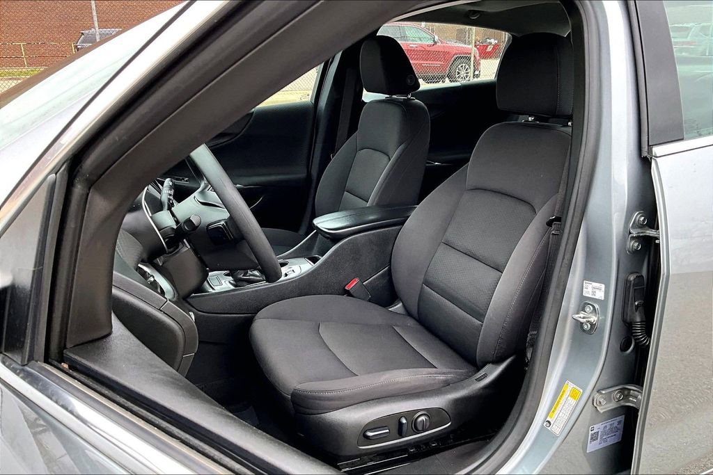 Used 2023 Chevrolet Malibu LT FWD image 24