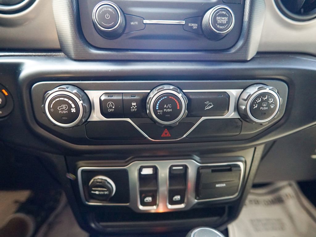 Used 2020 Jeep Wrangler Sport AWD/4WD image 19