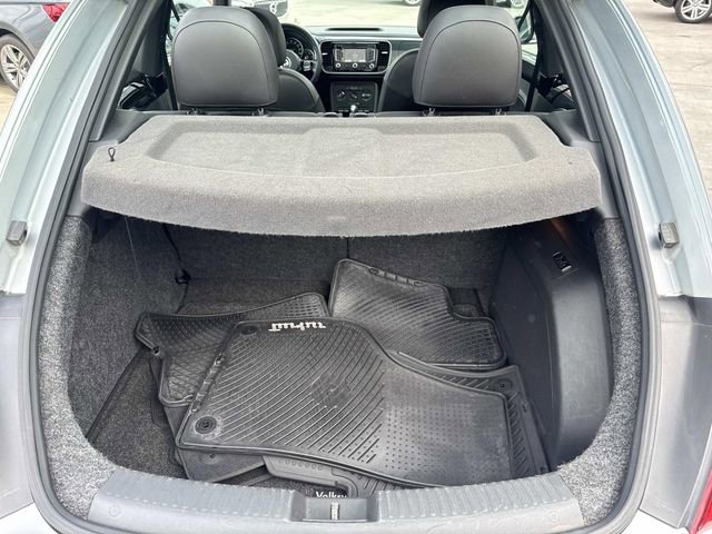 Used 2012 Volkswagen Beetle 2.0T image 5