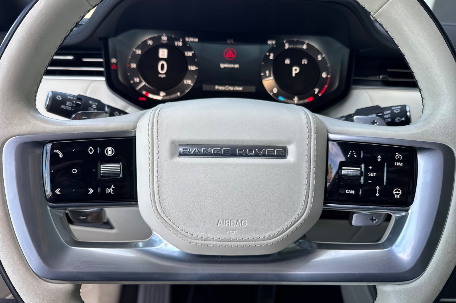Certified 2025 Land Rover Range Rover SE AWD/4WD image 27