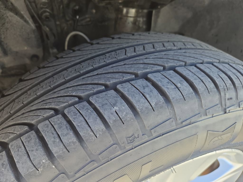 Used 2019 Toyota RAV4 XLE FWD image 11