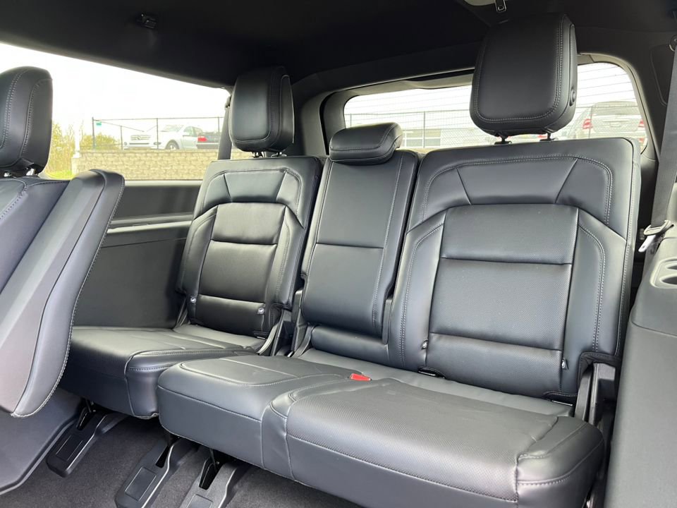 New 2026 Lincoln Navigator L Reserve AWD/4WD image 6