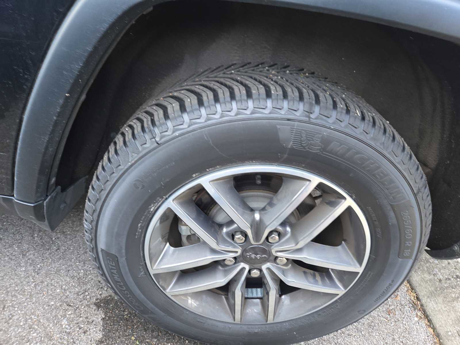 Used 2019 Jeep Grand Cherokee Limited w/ Luxury Group II image 8