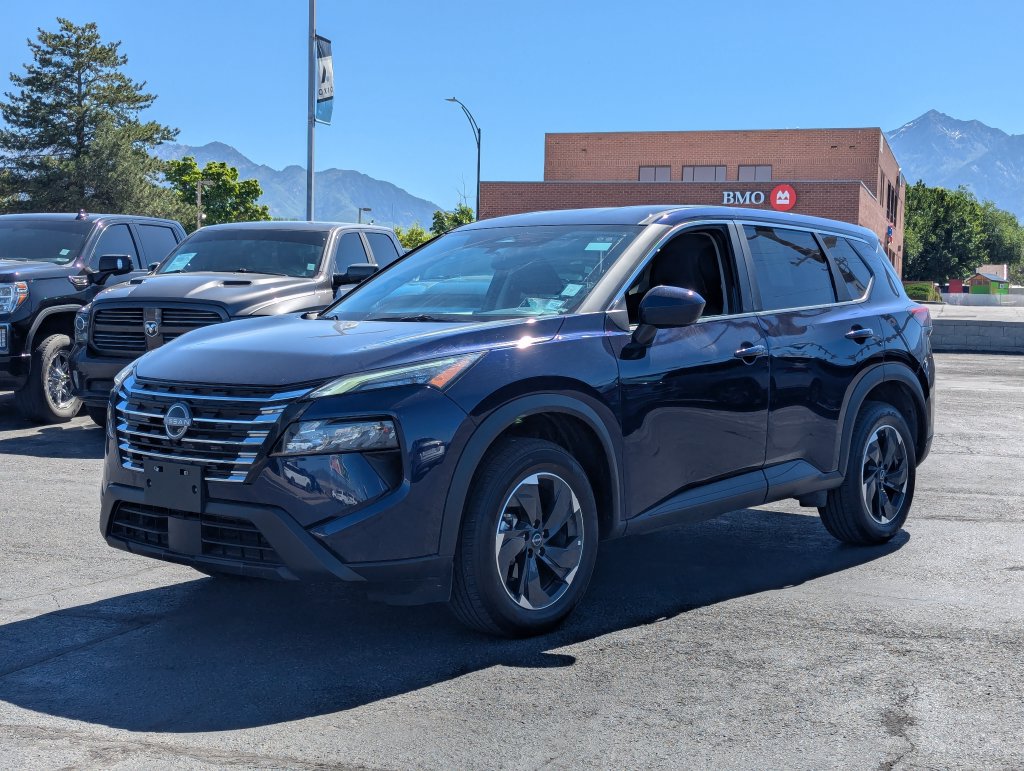 Used 2025 Nissan Rogue SV AWD/4WD image 8