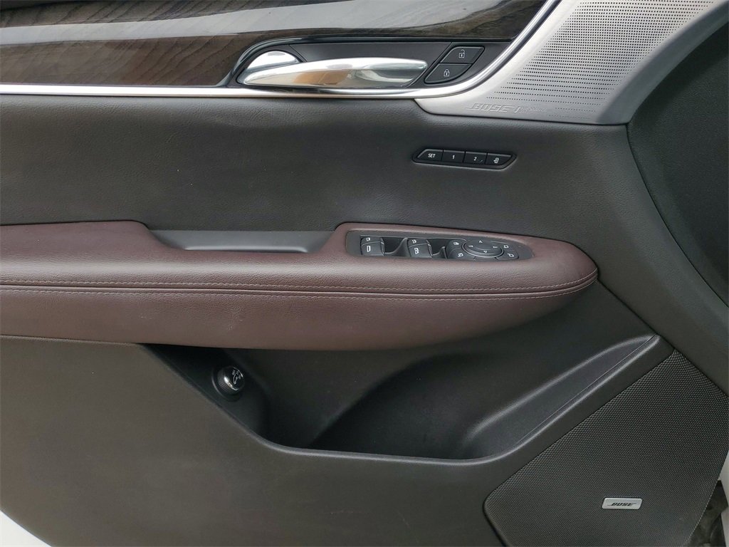 Used 2021 Cadillac XT6 Premium Luxury image 14