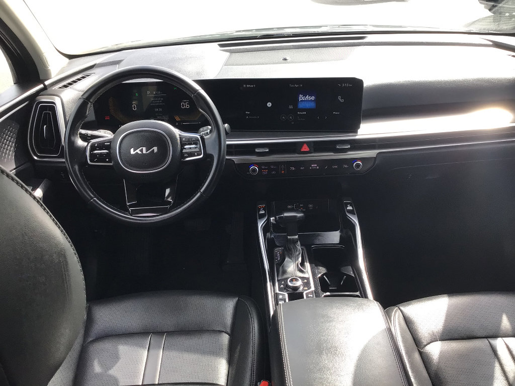 Used 2024 Kia Sorento S image 14