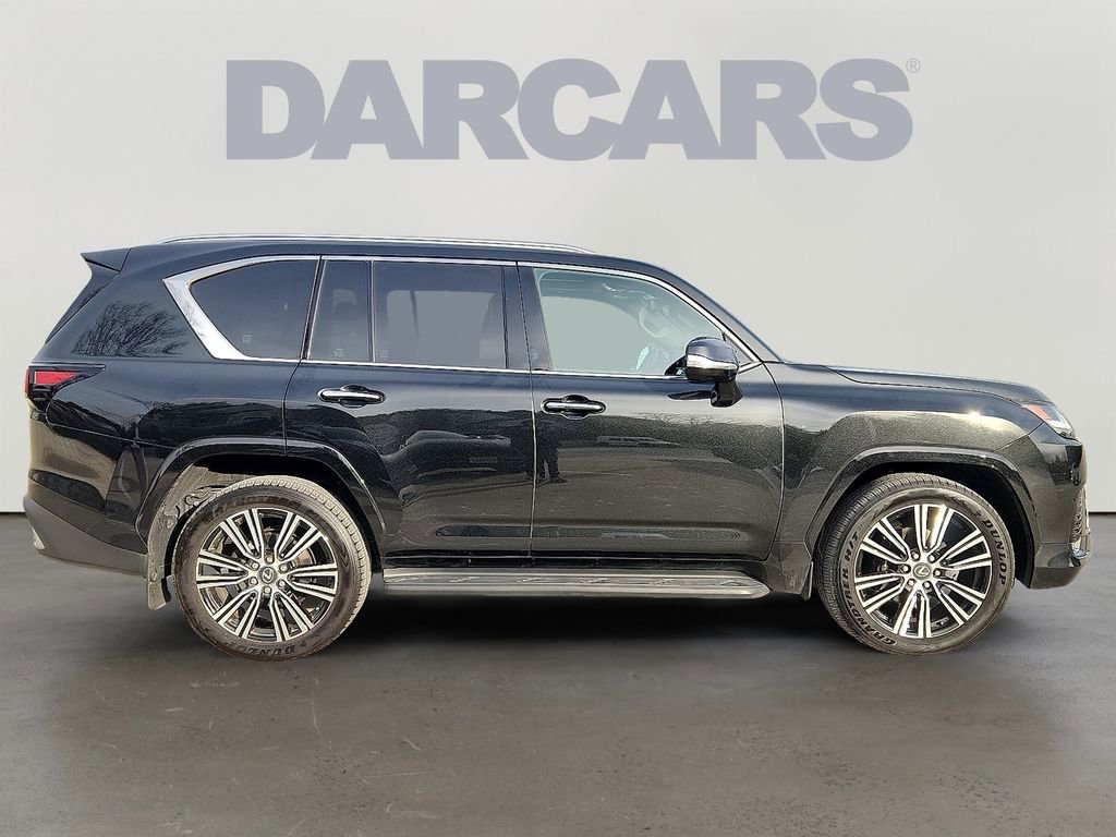 Used 2025 Lexus LX 600 4WD w/ Luxury Package image 7