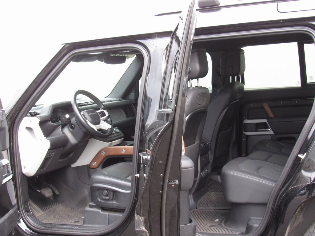 Used 2022 Land Rover Defender 110 X-Dynamic HSE image 14