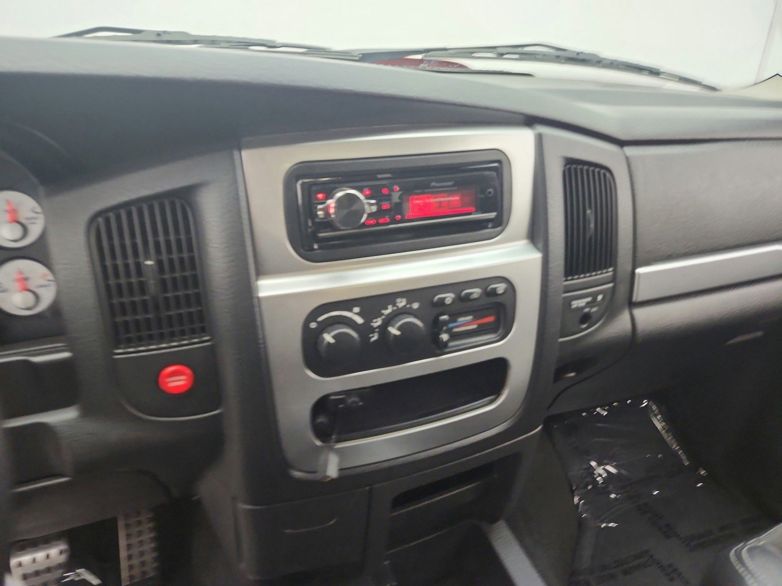 Used 2004 Dodge Ram 1500 Truck 2WD Regular Cab image 14