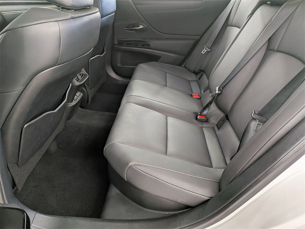 Certified 2024 Lexus ES 300h w/ Premium Package image 32