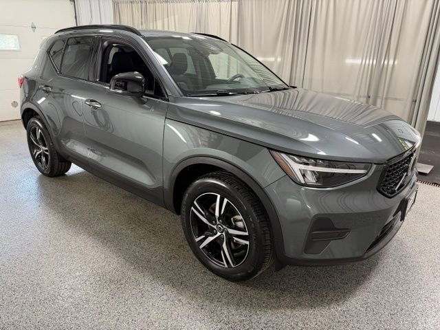 Used 2026 Volvo XC40 B5 Core AWD/4WD image 3