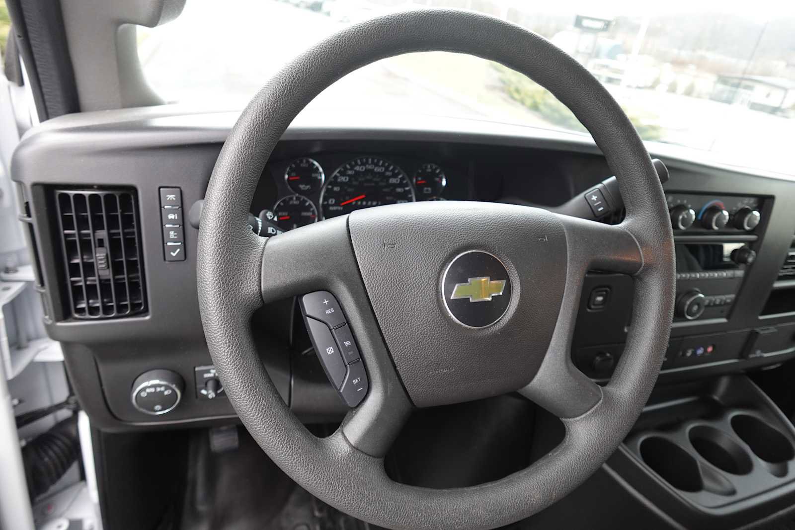 Used 2025 Chevrolet Express 3500 w/ Driver Convenience Package image 12