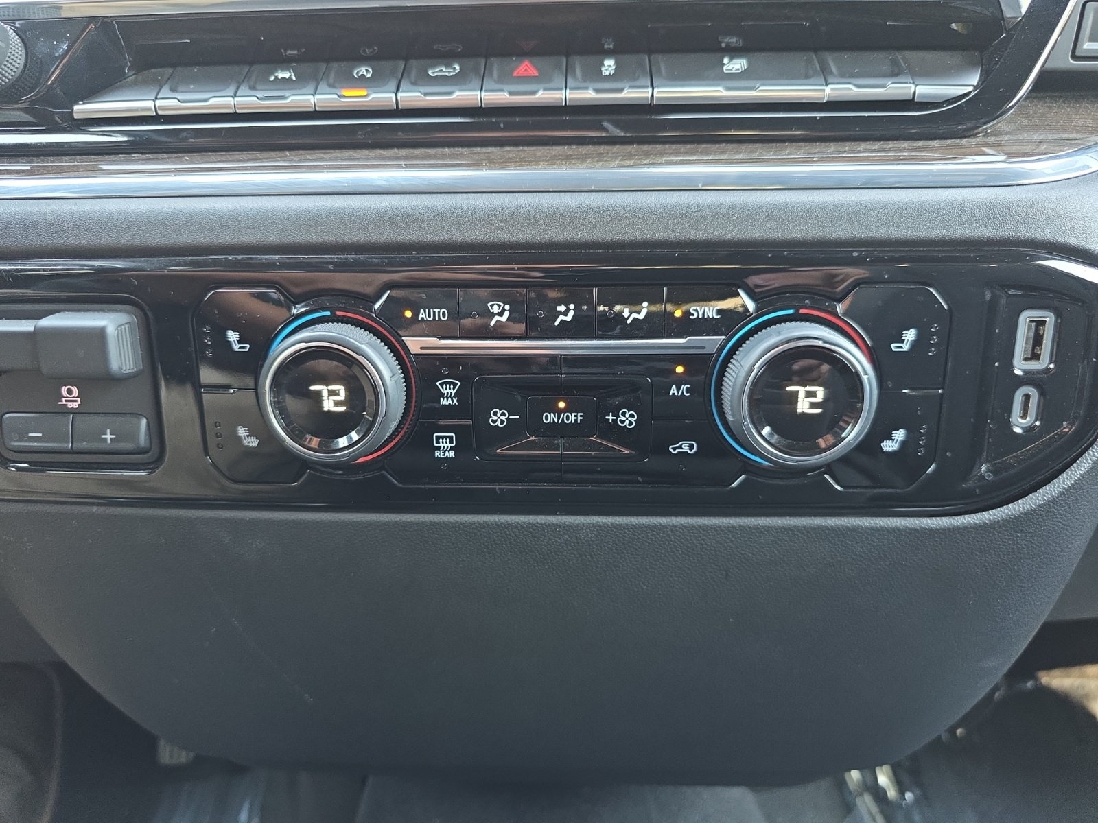 Used 2023 Chevrolet Silverado 1500 LT AWD/4WD image 25