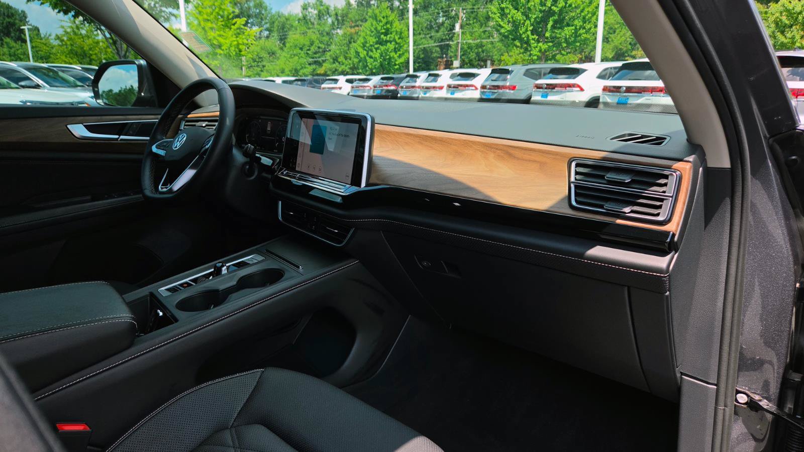 Used 2024 Volkswagen Atlas SE FWD image 52