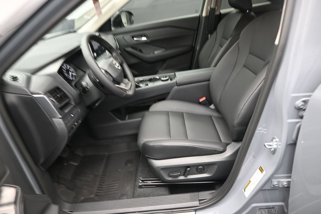 New 2026 Nissan Rogue Dark Armor AWD/4WD image 17