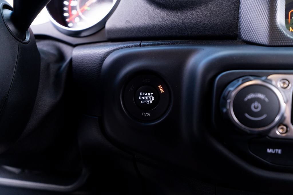 Used 2020 Jeep Gladiator Rubicon AWD/4WD image 36