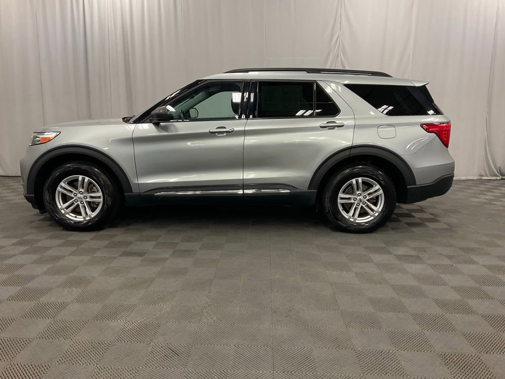 Used 2023 Ford Explorer XLT w/ Equipment Group 202A AWD/4WD image 15