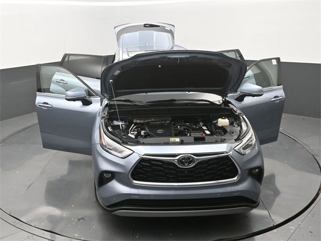 Used 2024 Toyota Highlander Platinum image 36