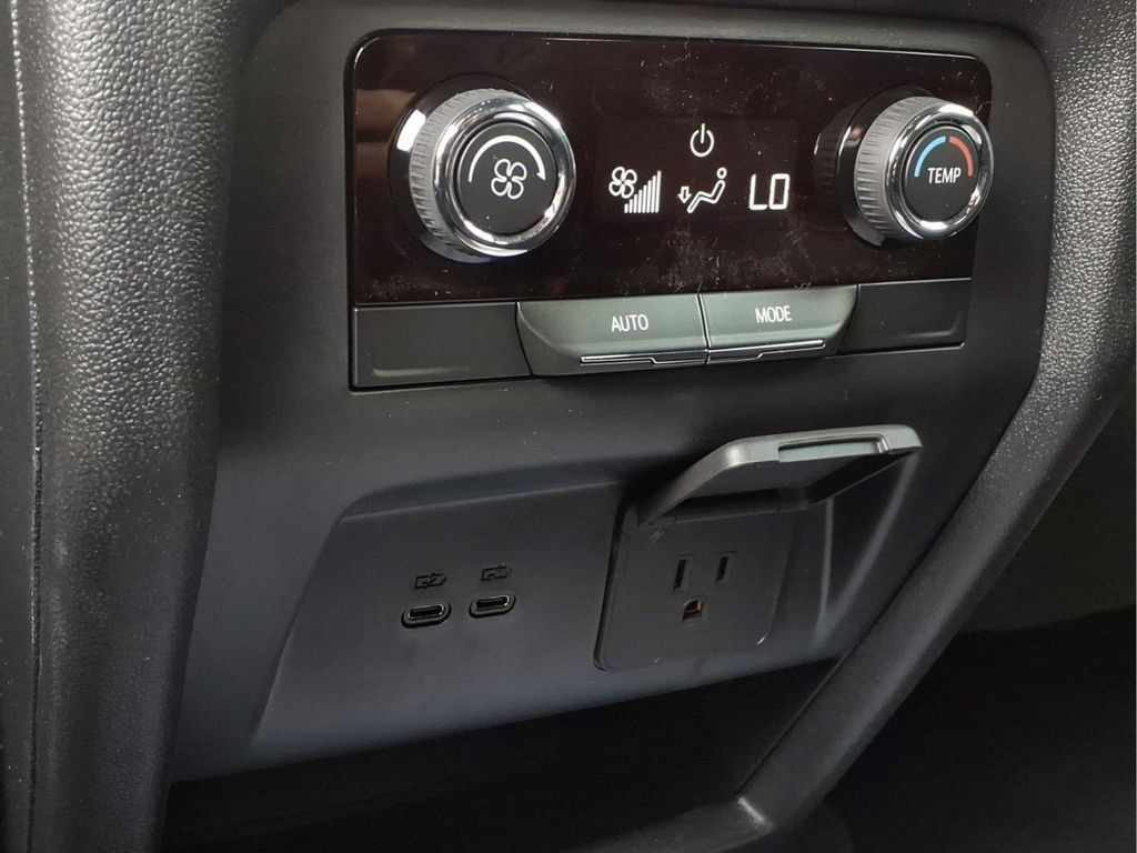 New 2026 Chevrolet Traverse Z71 w/ Enhanced Driving Package AWD/4WD image 15