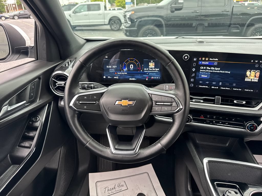 Used 2026 Chevrolet Equinox LT AWD/4WD image 17