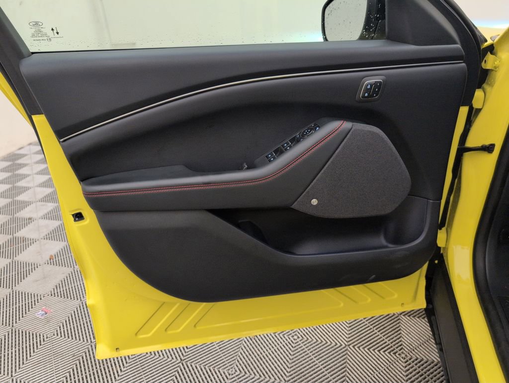 Used 2025 Ford Mustang Mach-E Premium w/ Sport Appearance Package AWD/4WD image 32