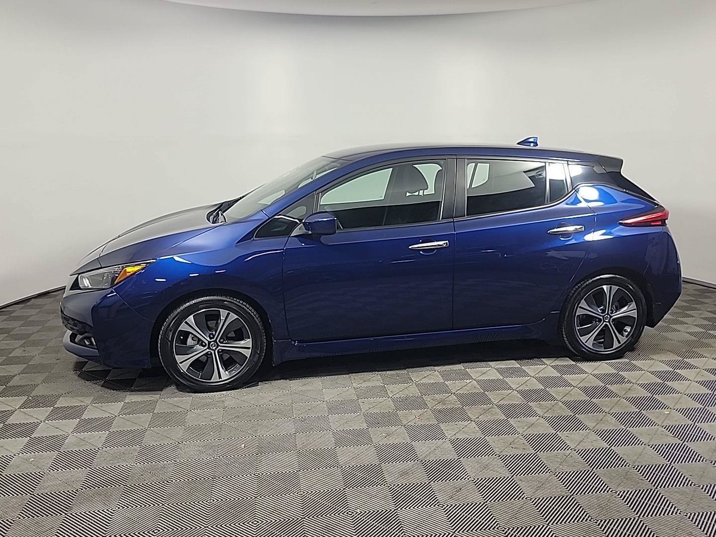 Used 2022 Nissan Leaf SV FWD image 10