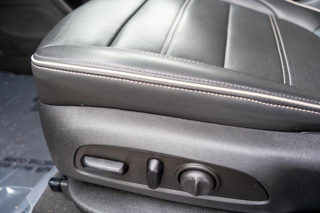 Used 2023 GMC Acadia Denali w/ Black Diamond Edition image 23