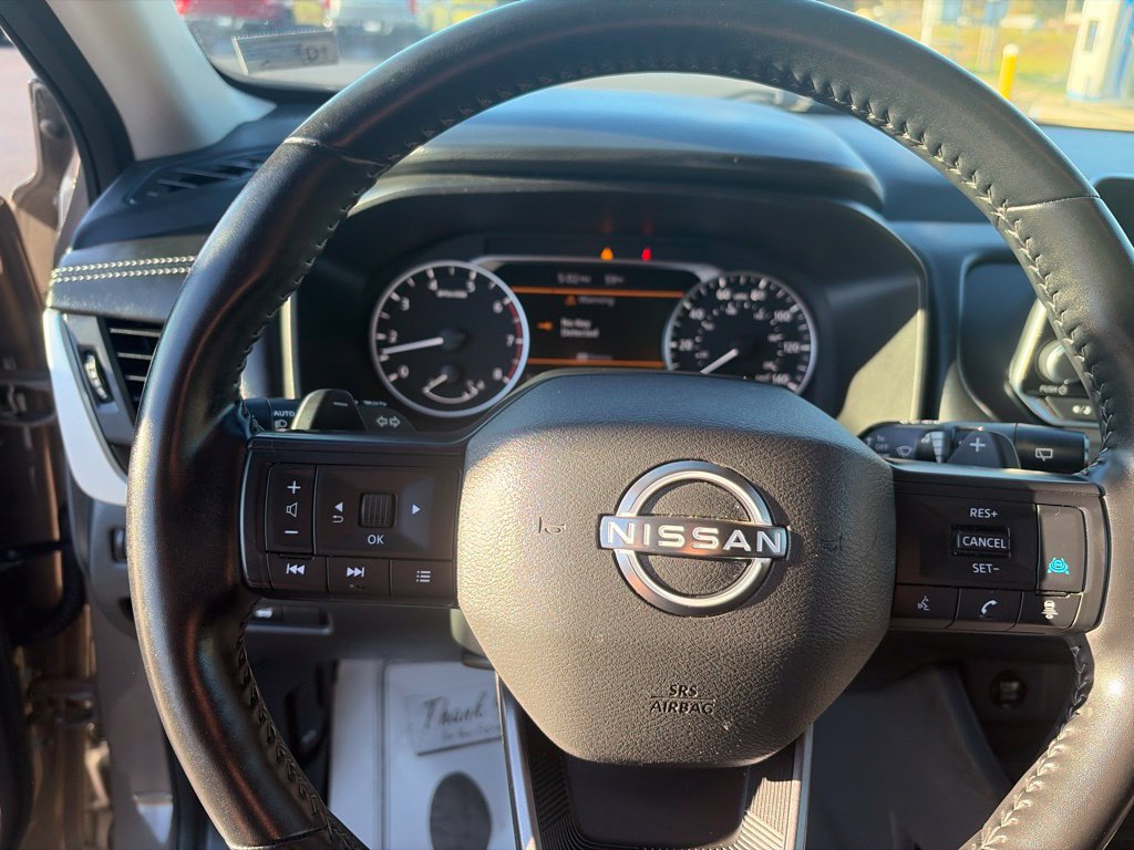 Used 2025 Nissan Rogue SV AWD/4WD image 19