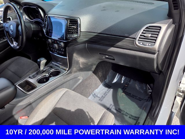 Used 2020 Jeep Grand Cherokee Laredo w/ 18" Wheel & 8.4" Radio Group RWD image 17
