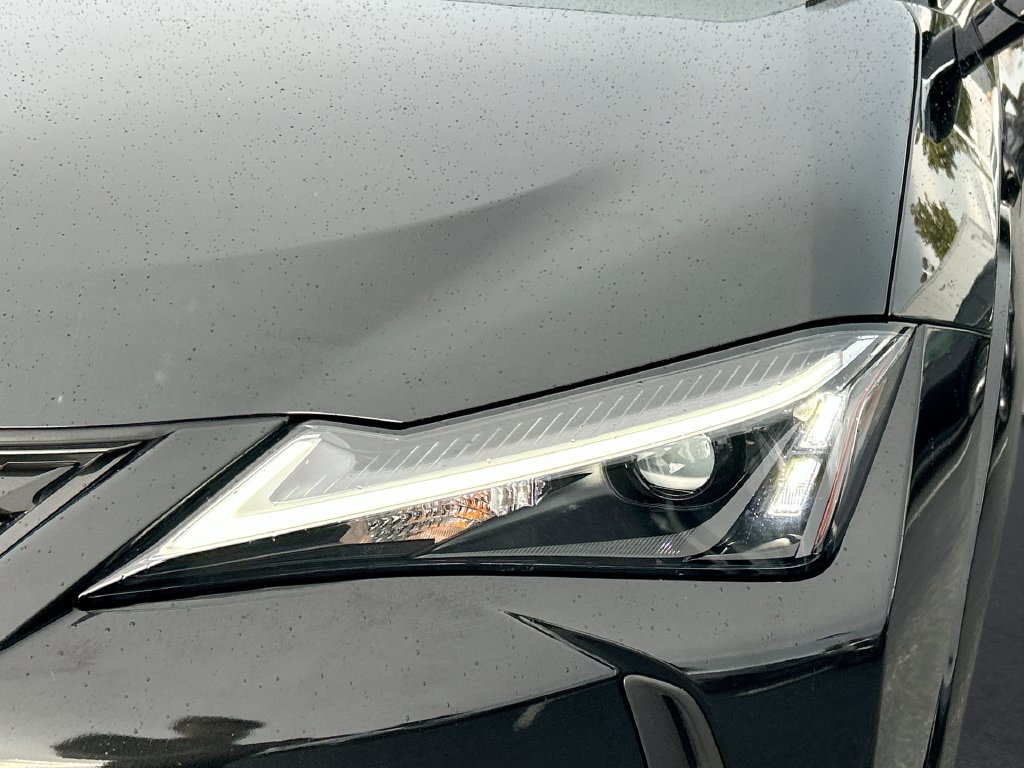Used 2024 Lexus UX 250h FWD w/ Premium Package image 27