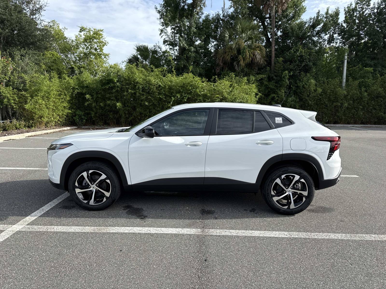 New 2026 Chevrolet Trax RS w/ Sunroof Package FWD image 6